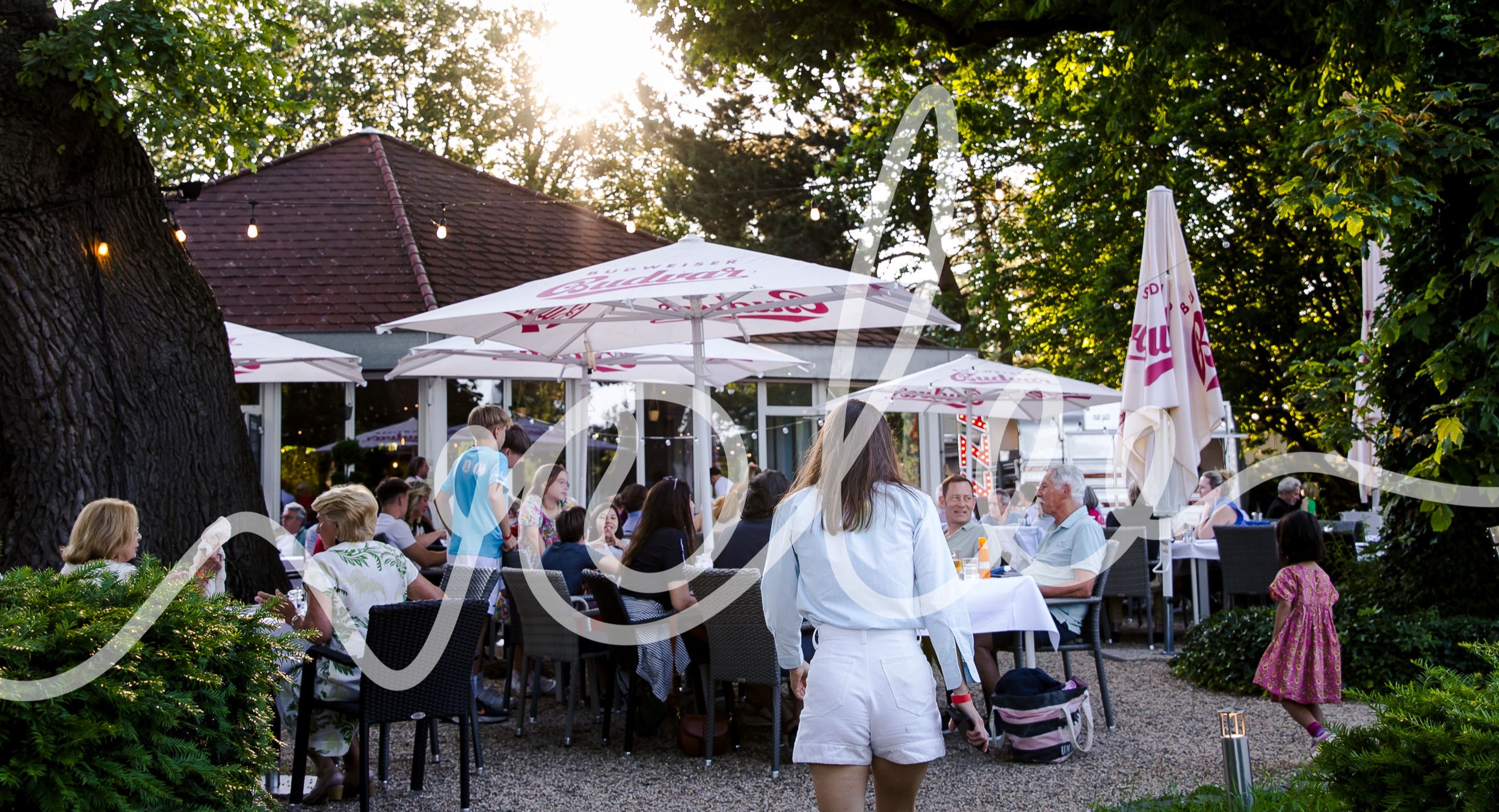 Volee Garten mit Gästen